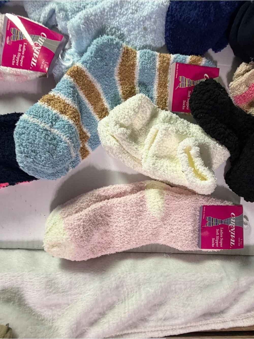 New Cozy Women’s Plush Fuzzy Socks - Pink & Multi-Color Assortment 25 pairs!!